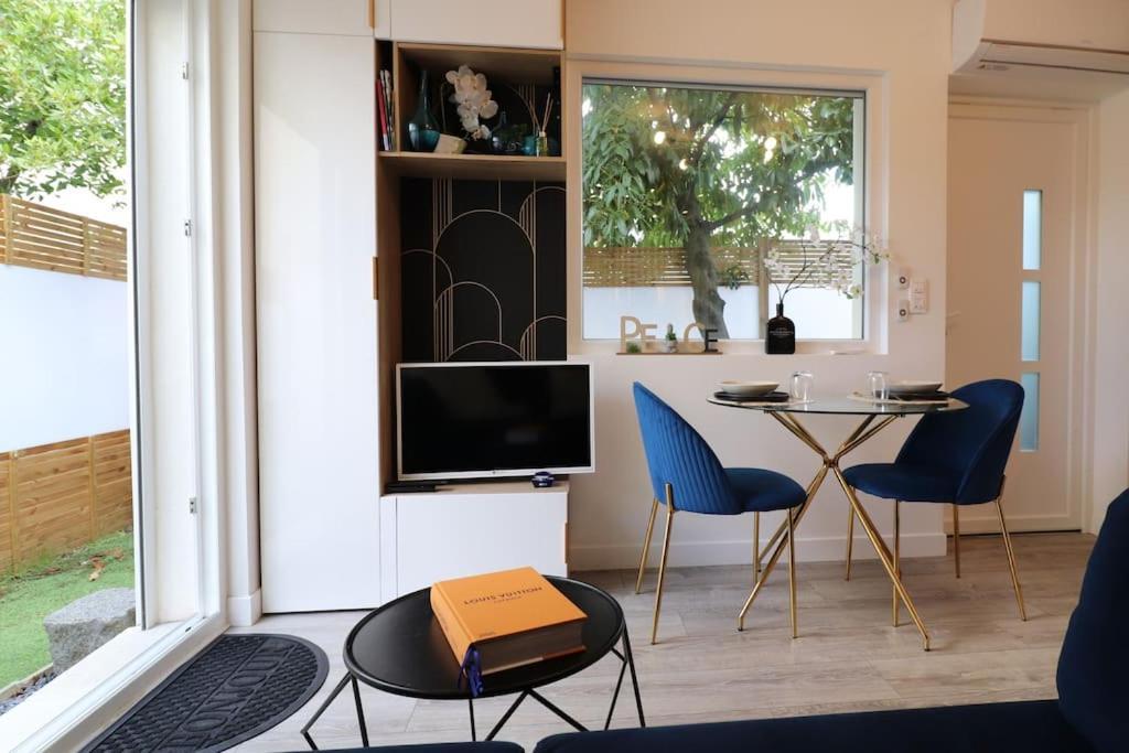 L Ecrin Bleu Maison Neuve Jardin Et Clim Holiday home Colombes (Hauts-de-Seine)